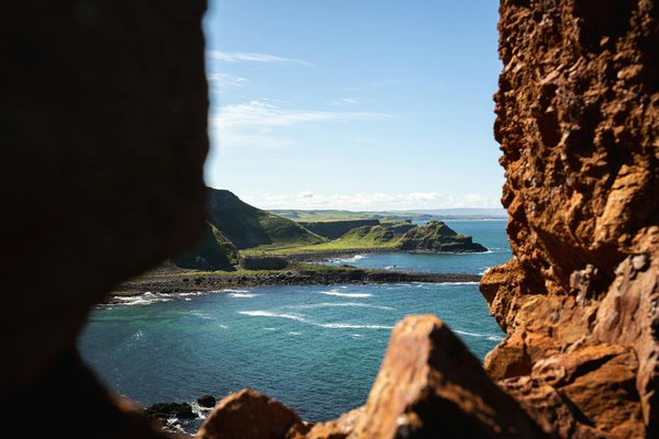 Histoire du tourisme fluvial : du transport de marchandises à l'attraction touristique